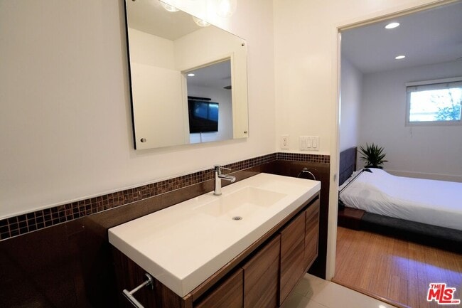 Building Photo - 2016 Euclid St