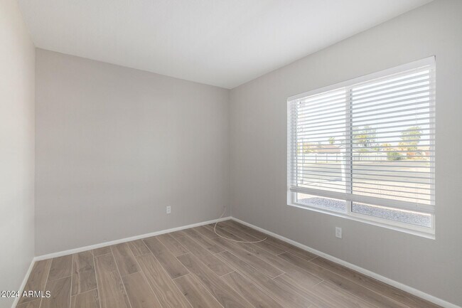 Building Photo - 7249 W Medlock Dr