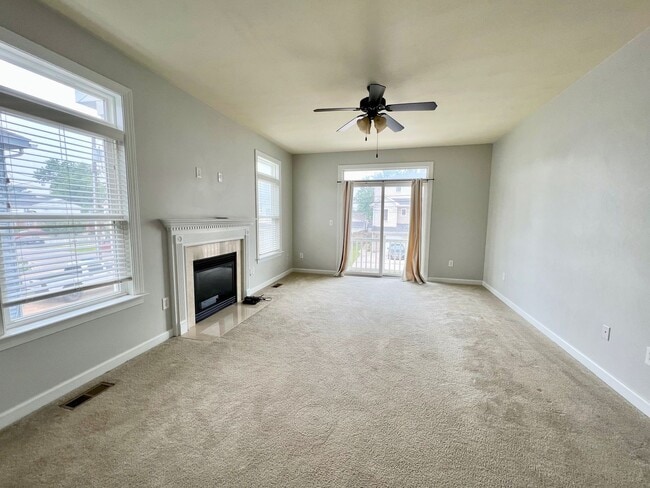 Building Photo - 3BD/3.5BA Condo w/ Garage in Chicks Beach!...