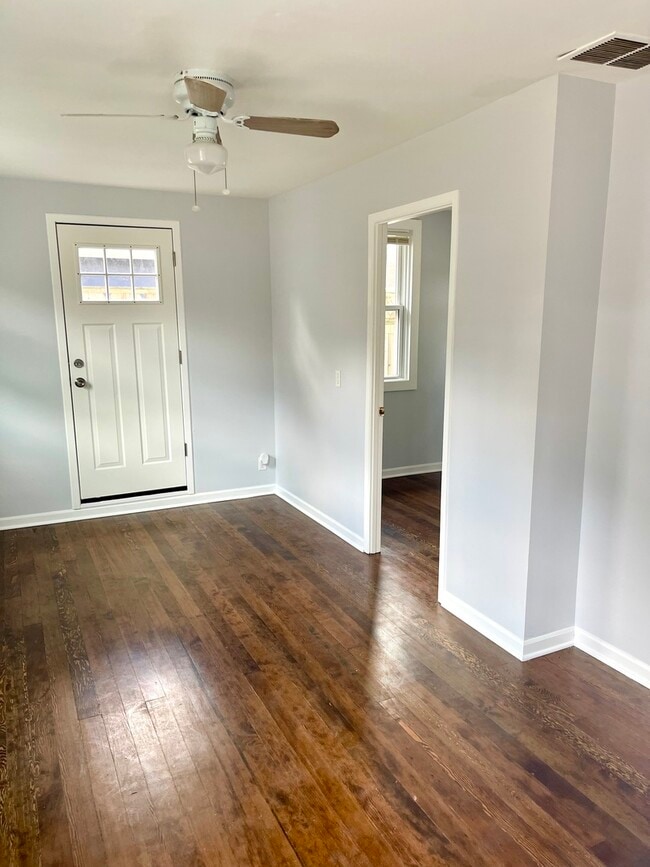 Building Photo - 144 Lathrop Ave