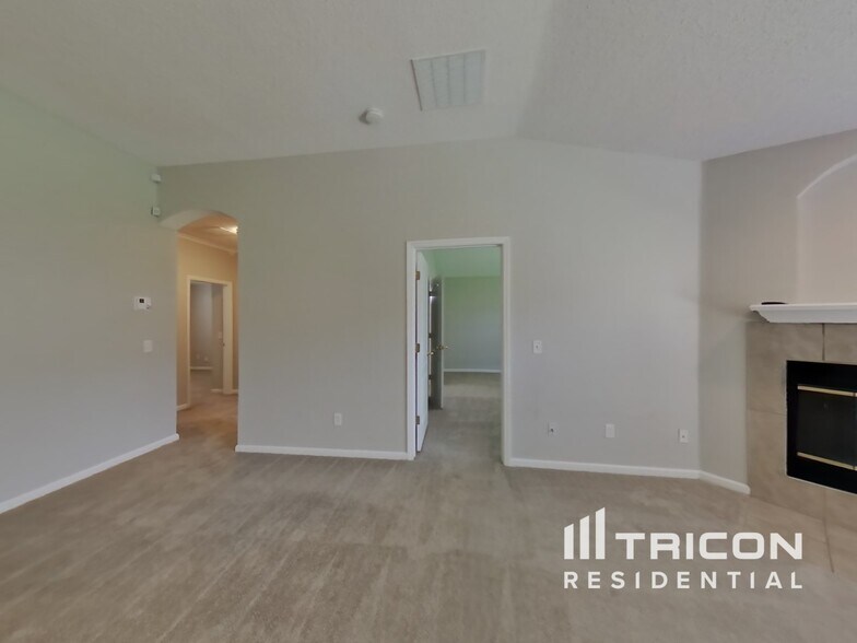 Building Photo - 892 Bonaparte Landing Ct