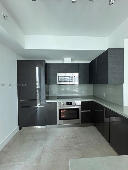 Building Photo - 1080 Brickell Ave
