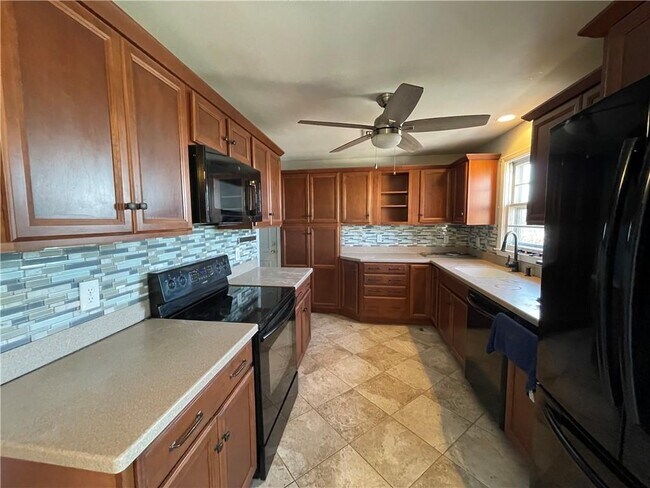 Building Photo - 9 Wilson Rd