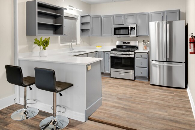 Primary Photo - 1005-1007 N Aurora St, LLC