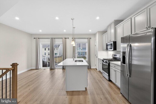 Building Photo - 150 Fletcher Cir