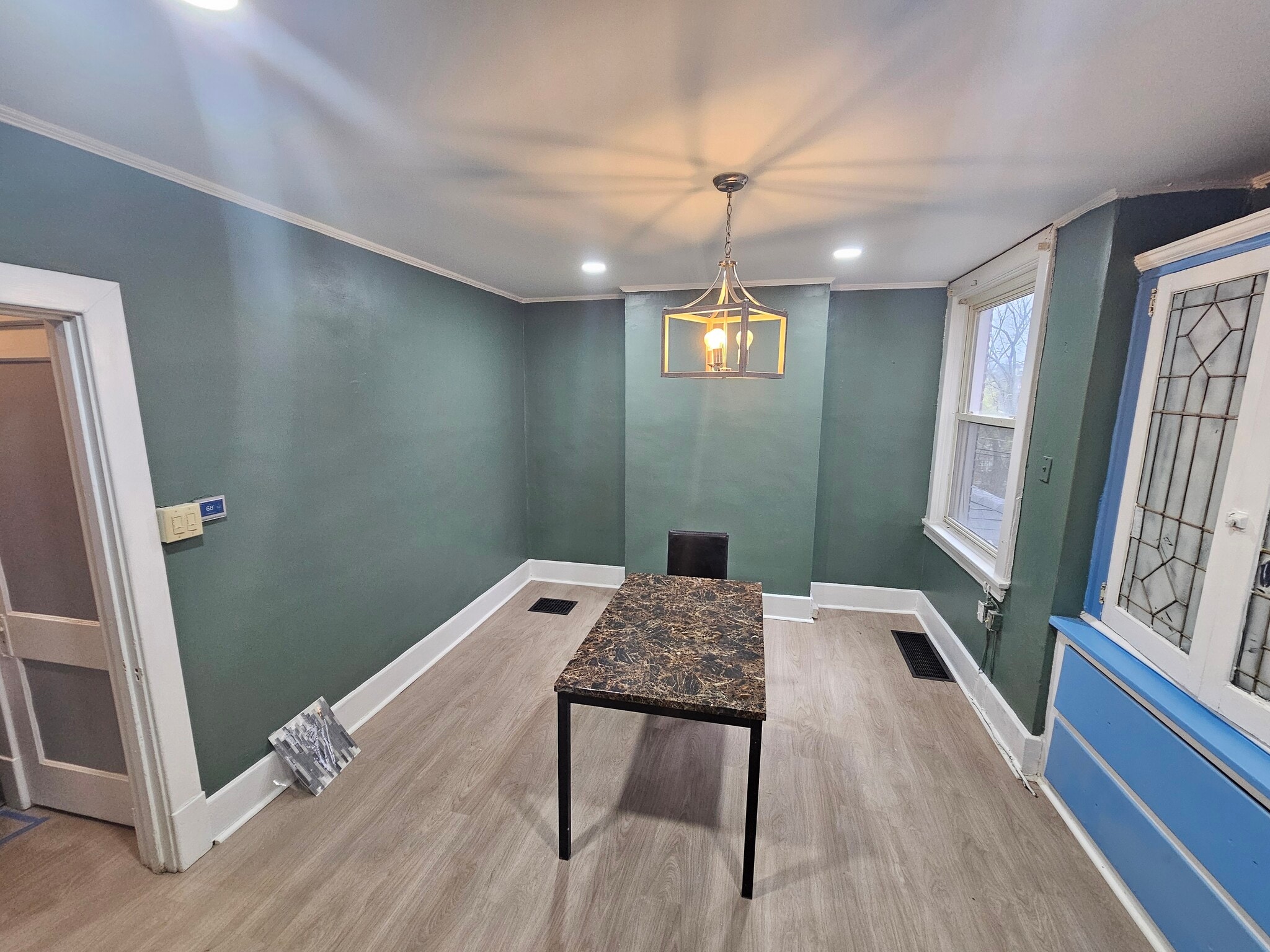 Building Photo - 313 Stratmore St