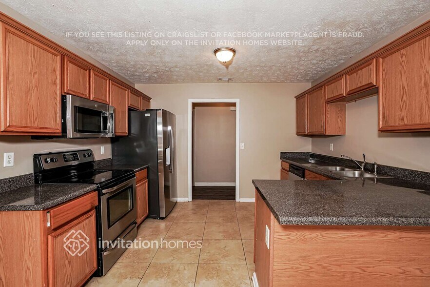 Building Photo - 85 Pebble Ridge Dr