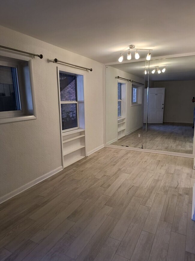 Building Photo - NEW LOWER PRICE  Wonderful 2 Bedroom 1.5 Bathroom condo