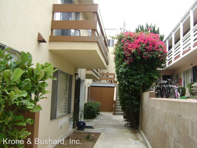 Building Photo - 5035 Del Monte Ave