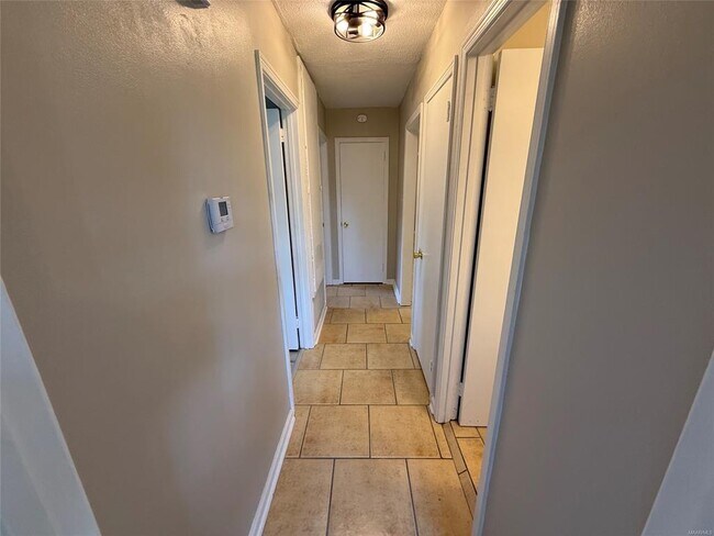 Building Photo - 113 Lori St