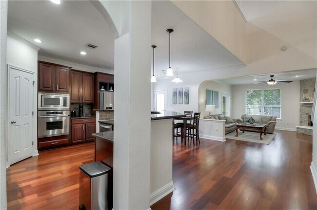 Building Photo - 14512 Broadwinged Hawk Dr