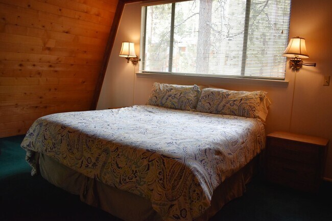 Building Photo - Winter Lease - Less than half a mile to Burnt Cedar Beach, Restaurants and Grocery!!