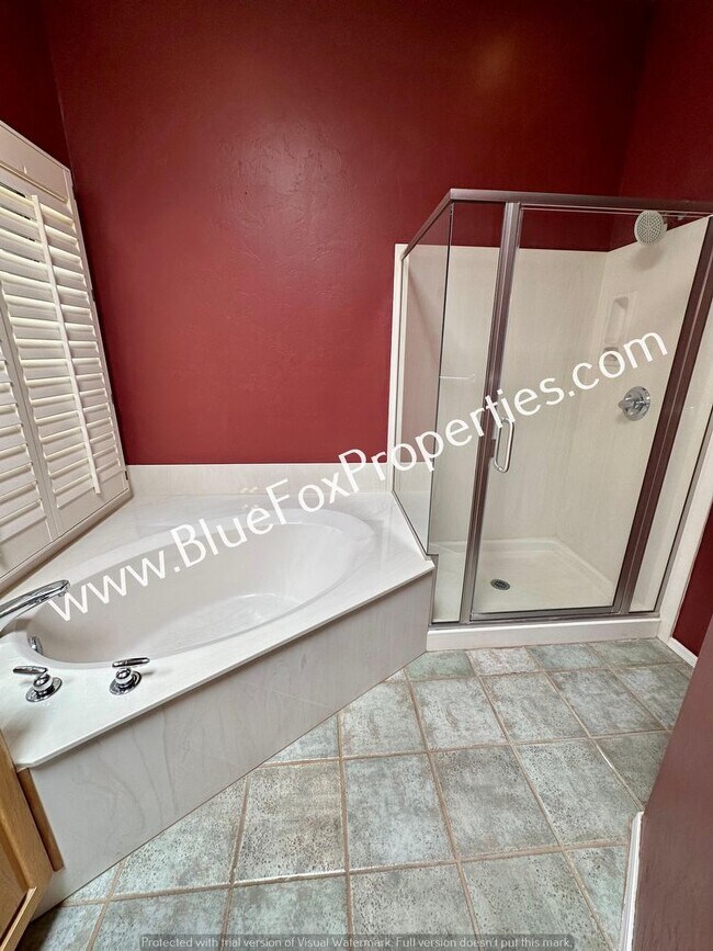 Building Photo - 4814 N Castle Ridge Rd