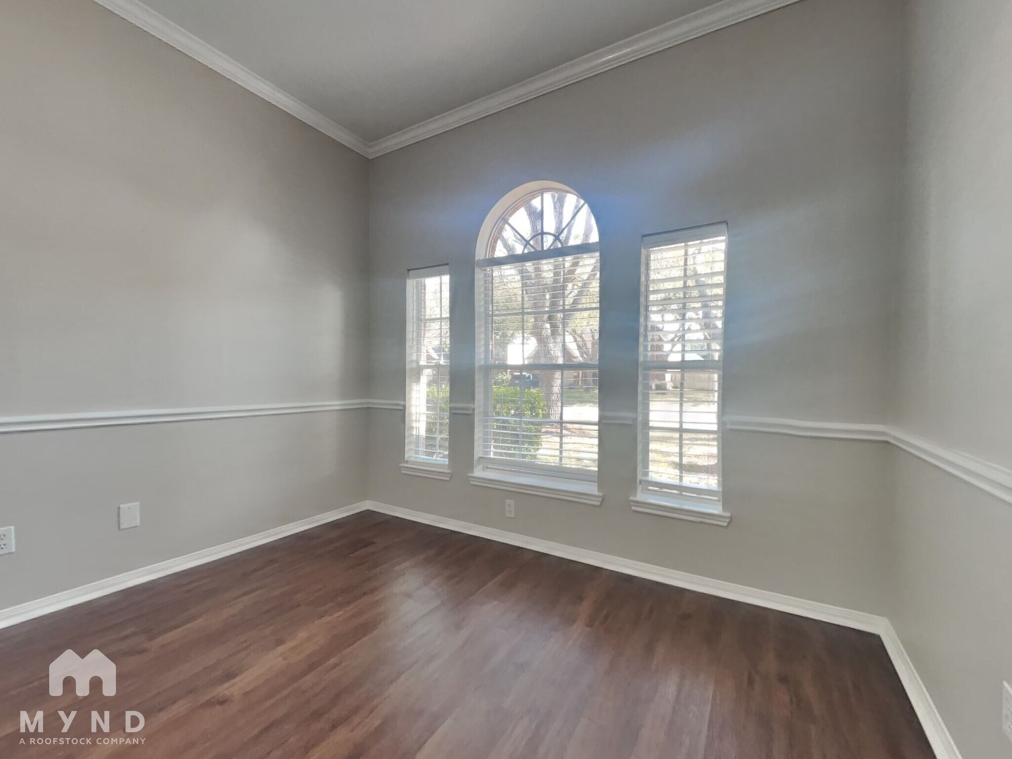 Building Photo - 2131 Crimson Lake Ln