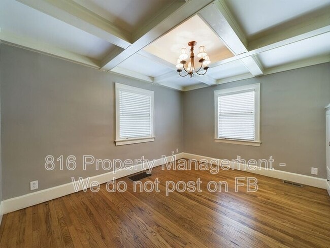 Building Photo - 2729 Calumet St