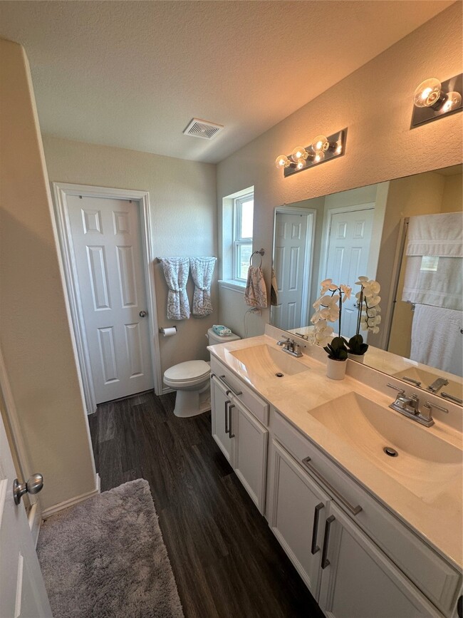 Building Photo - 5730 Pampus Prairie Rd