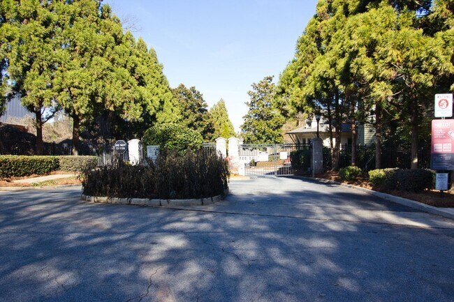 Building Photo - 1195MT