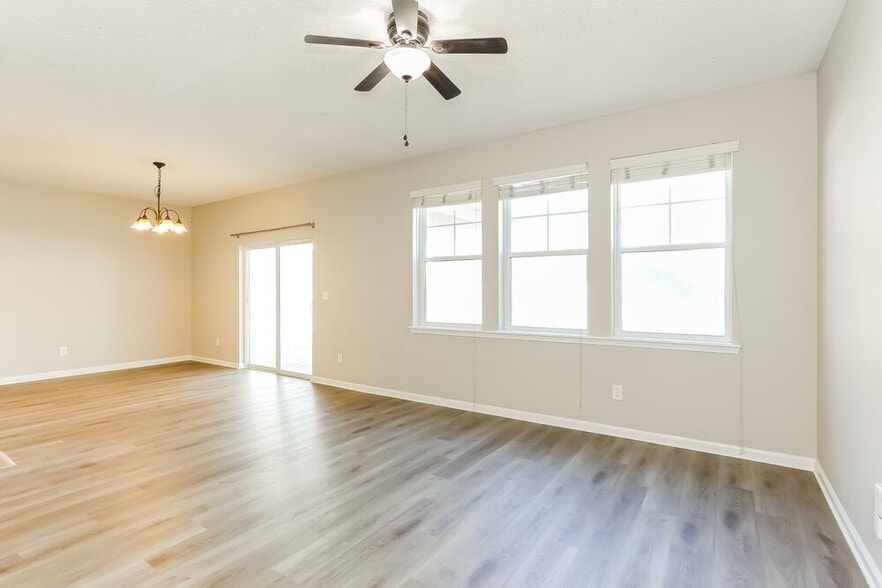 Building Photo - 6177 Casterbridge Rd