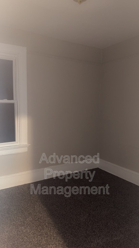 Building Photo - 934 W Chambers St