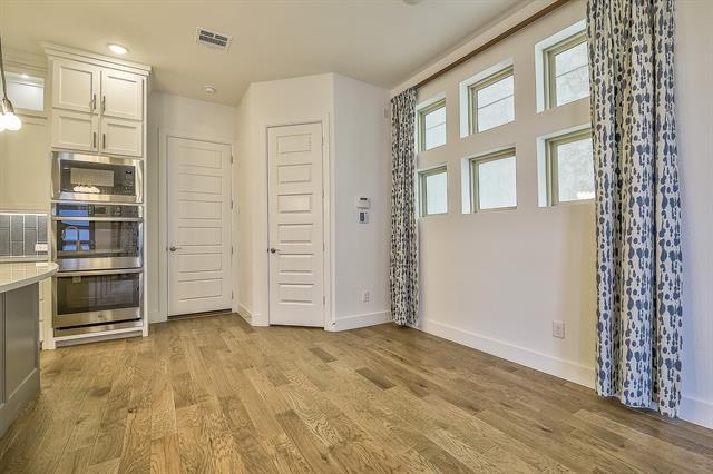 Building Photo - 8080 Ingram Dr
