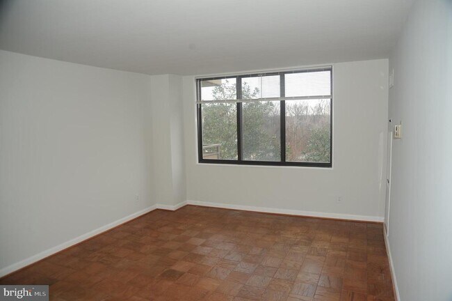 Building Photo - 5225 Pooks Hill Rd