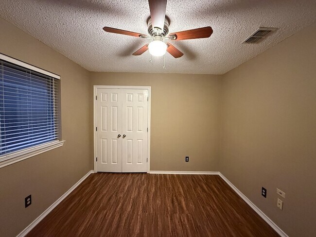 Building Photo - 7012 Bernadine St