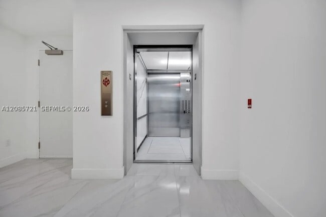 Building Photo - 17550 Collins Ave