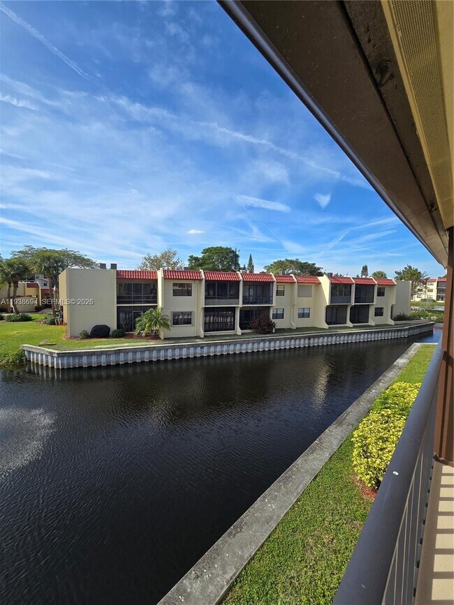 Building Photo - 2050 Oleander Blvd