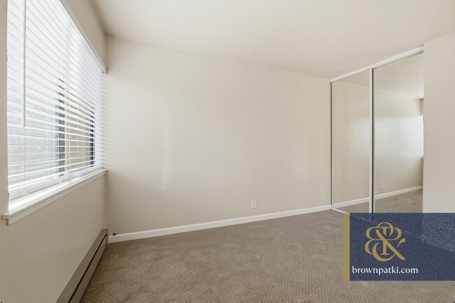 Building Photo - 916 Beach Park Blvd