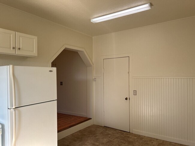 Building Photo - Pet-Friendly 2BD/1BA Home in Rio Dell!