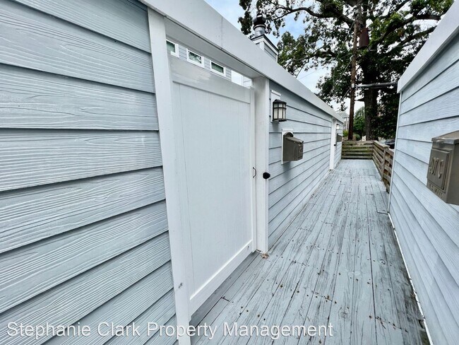 Building Photo - 3 br, 2 bath House - 409 33rd Street #B