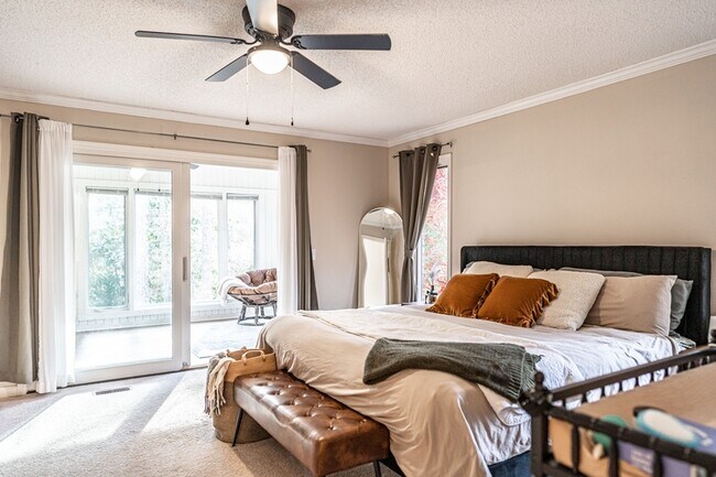 Building Photo - 11 Greenville Ln