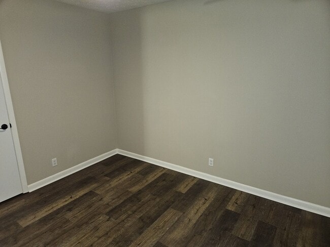 Building Photo - 101 Edgewood Dr