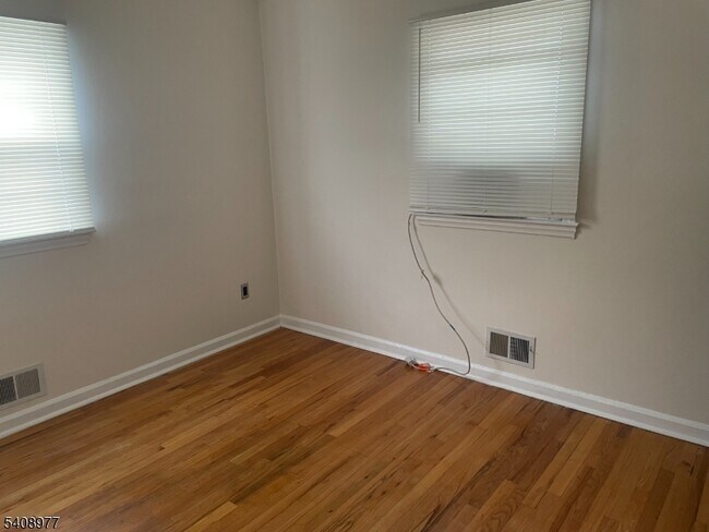 Building Photo - 411 Lake Shore Dr