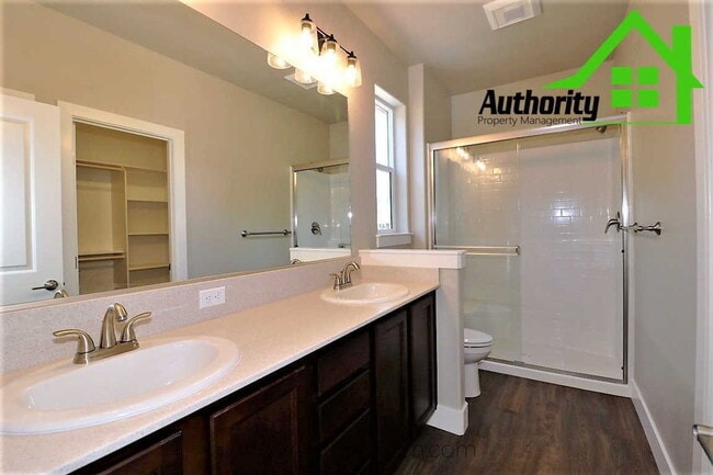 Building Photo - 20231 Ballentine Dr