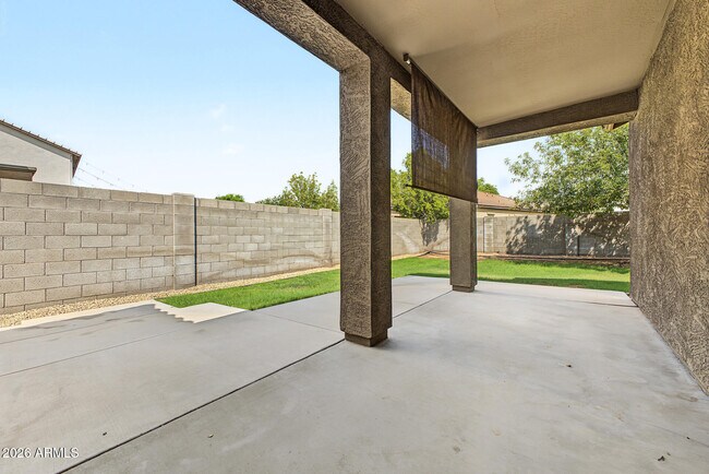 Building Photo - 15398 W MacKenzie Dr