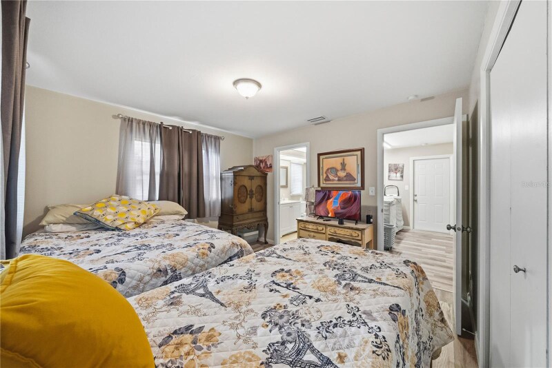 Building Photo - 2507 Bluegrass St