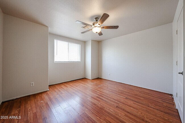 Building Photo - 2568 E Santa Rosa Dr