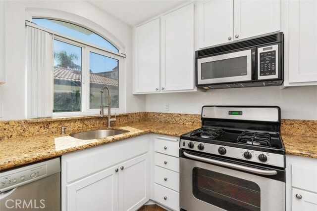 Building Photo - 30902 Club House Dr