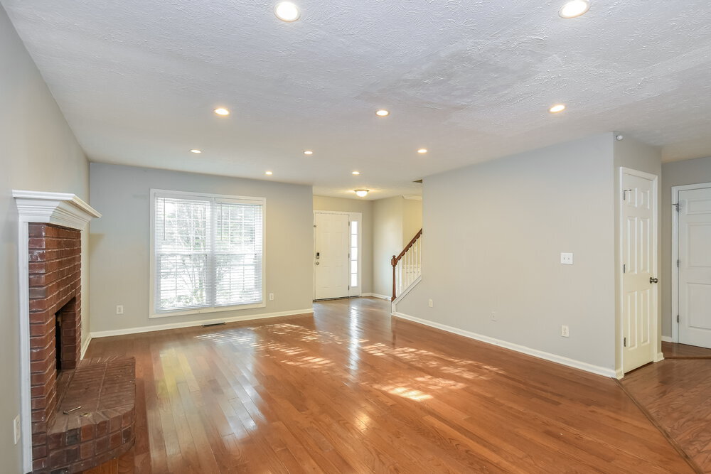 Building Photo - 655 Simon Ive Dr