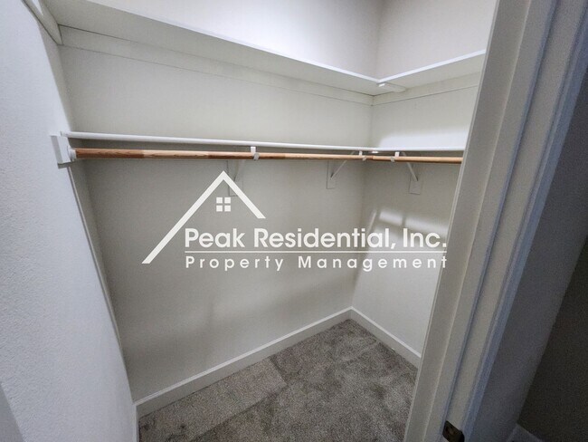 Building Photo - 3089 Octave Ave