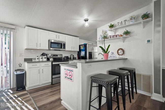 Building Photo - 501 Aiken St