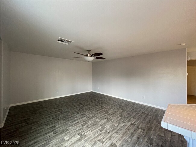 Building Photo - 7481 Catmint St