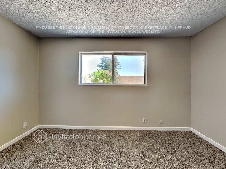 Building Photo - 2760 Orchid St