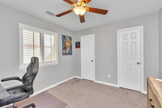 Building Photo - 1303 Raintree Cir