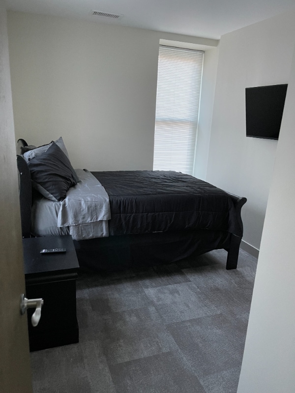 Building Photo - 1417 W9th St