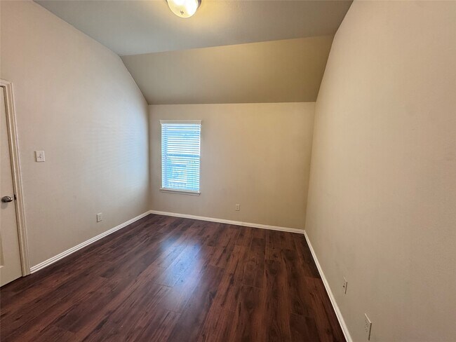 Building Photo - 22010 Rustic Canyon Ln