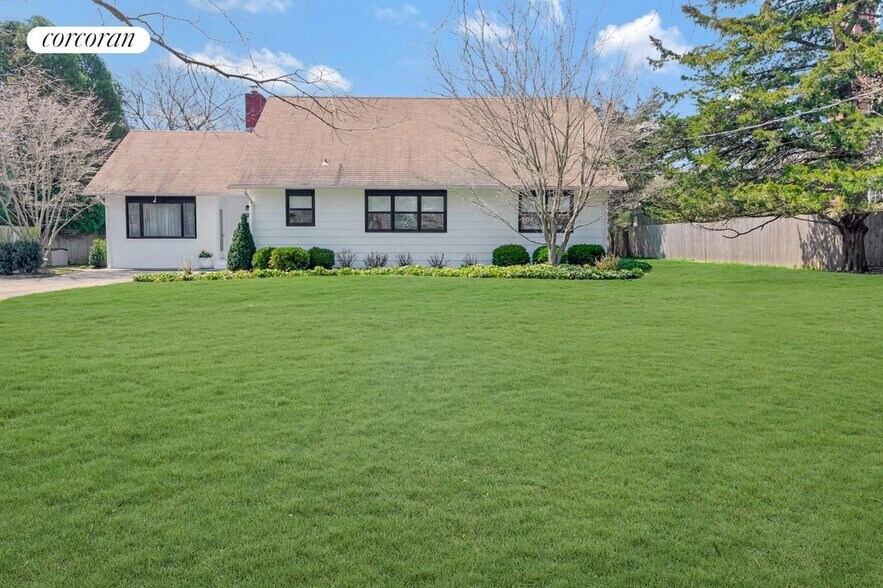 Primary Photo - 51 Gansett Ln