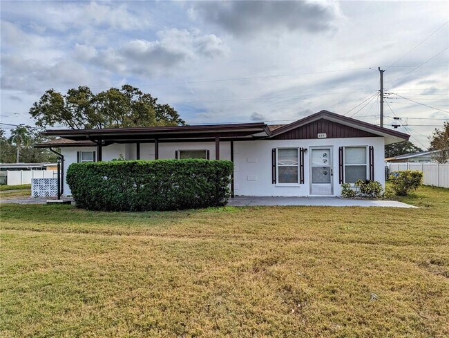 Building Photo - 2201 24th Ave W