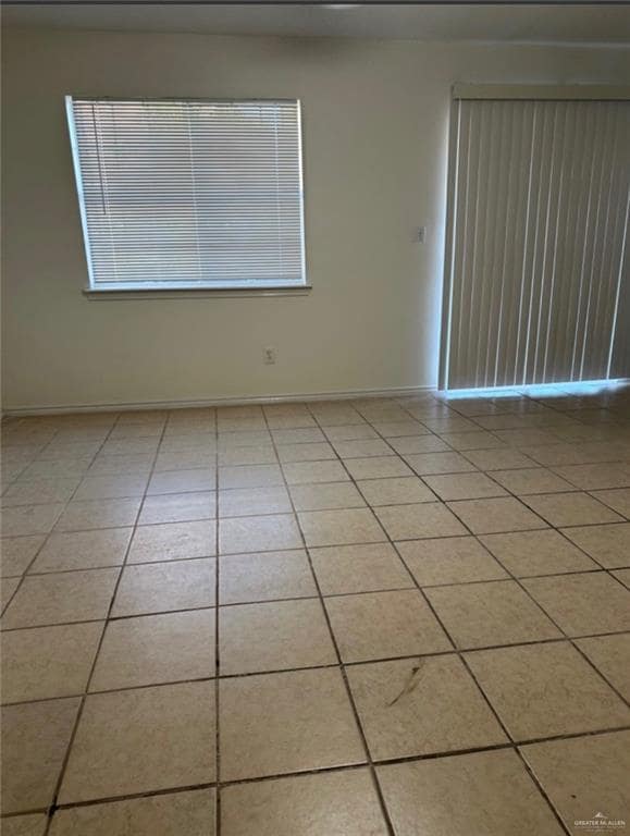 Building Photo - 18 Oasis Dr